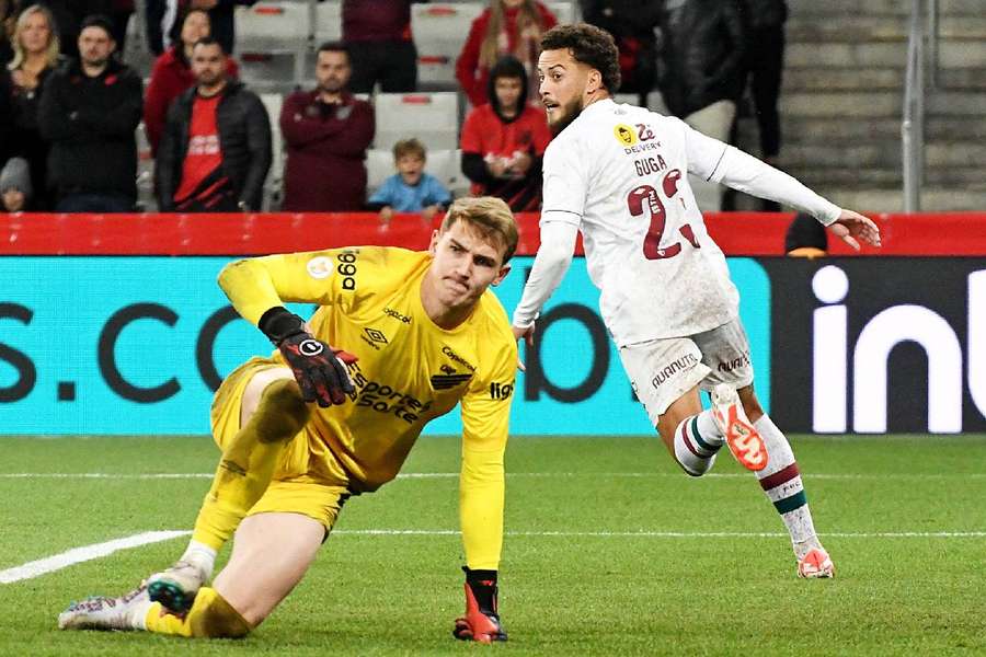 Fluminense toma gol no fim e fica no empate contra o Athletico-PR