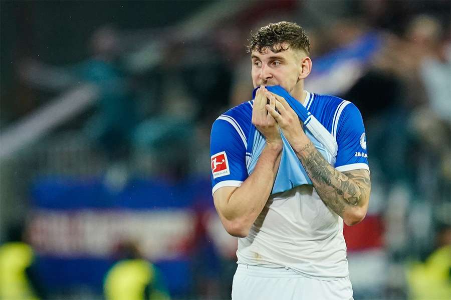 Darmstadt's late defeat dooms them to Bundesliga drop