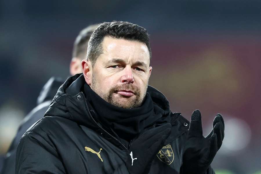 Pierre Sage voit "encore de la marge" de progression à Lens, nouveau leader