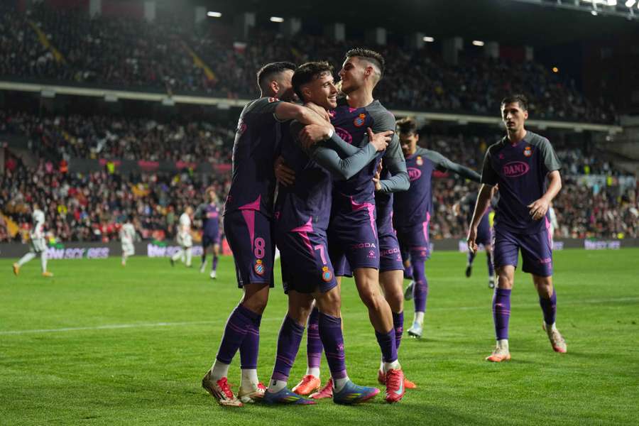 El Espanyol goleó al Rayo en Vallecas