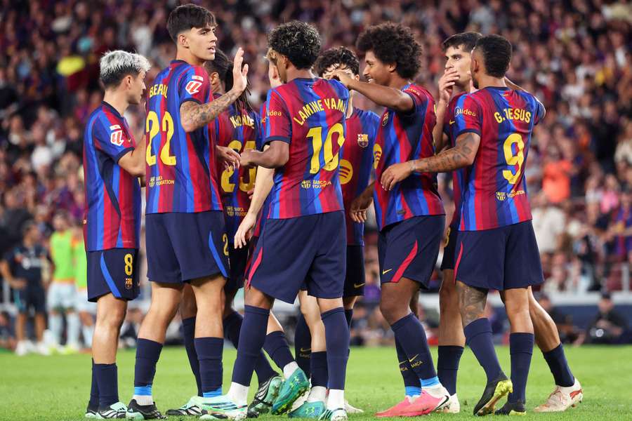 Barcelona vyhrála prvních osm zápasů sezony. Barcelona vyhrála prvních osm zápasů sezony.