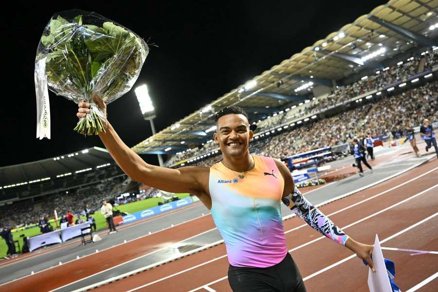 En l'absence de Duplantis, Karalis s'impose à 6,12 m à la perche à Bruxelles