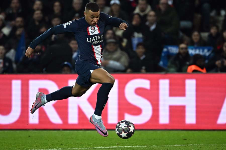 Mbappé melhorou o PSG na segunda etapa, mas não foi suficiente para o empate