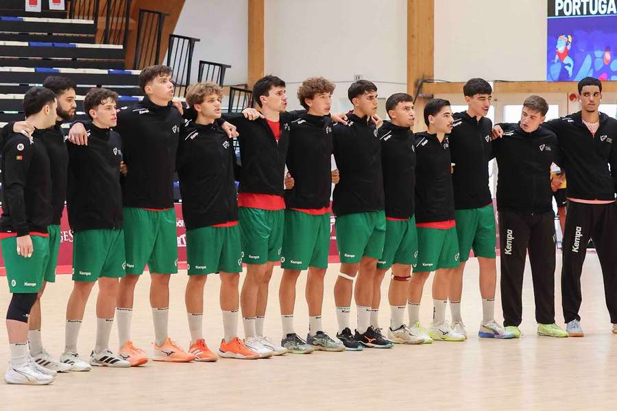 Portugal perdeu com a Grécia, por 32-30, em andebol, e vai agora lutar pelo bronze com a Argélia