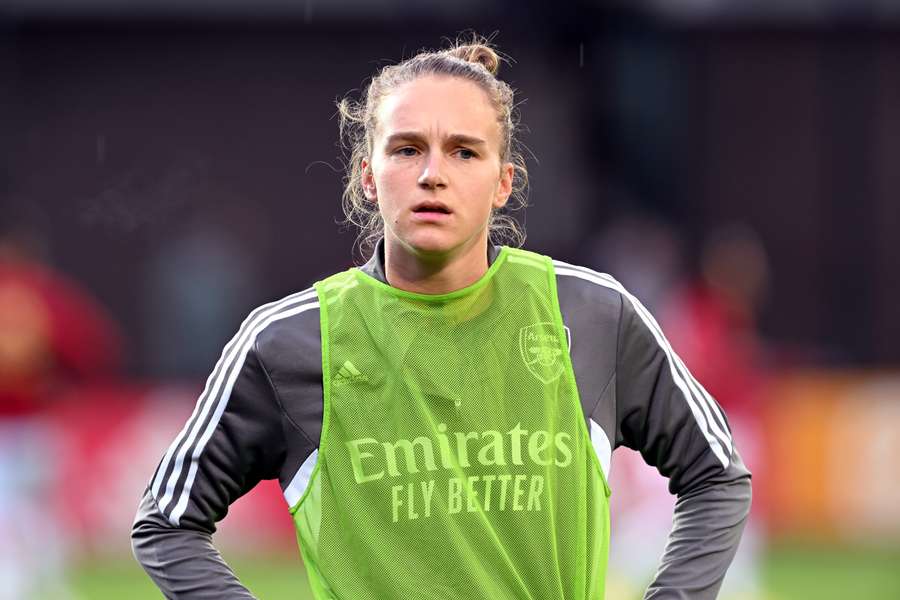 Vivianne Miedema heeft voor het eerst sinds haar knieblessure weer meegedaan aan de groepstraining bij haar club Arsenal