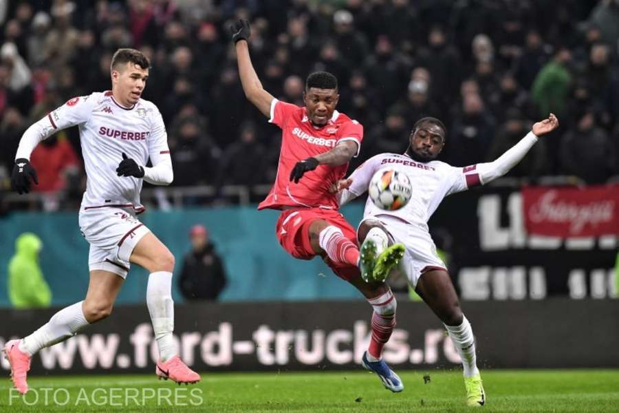 Egalitate între Dinamo și Rapid
