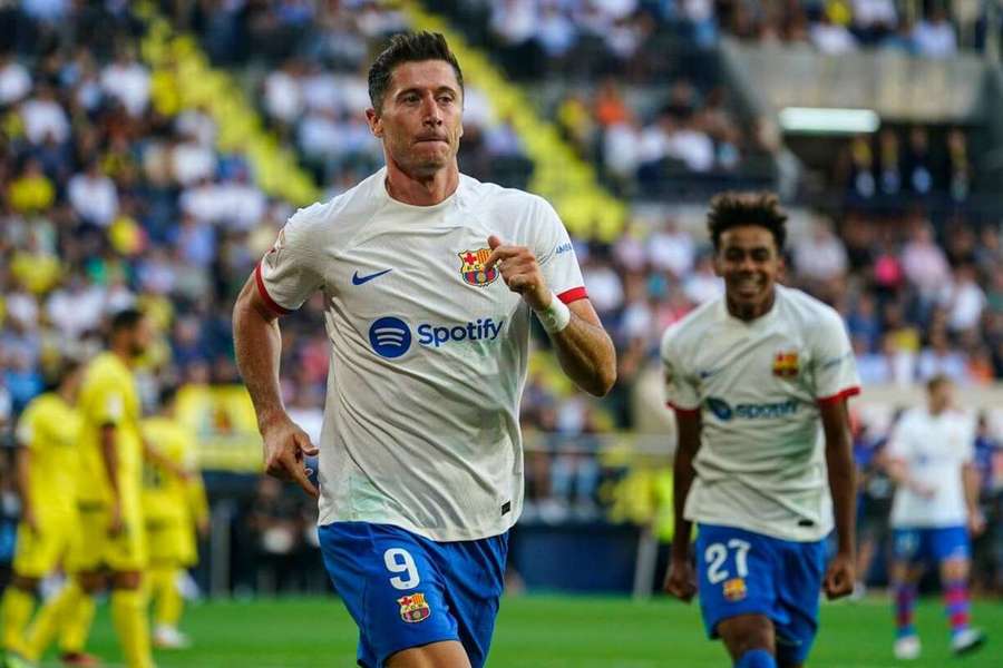 Barcelona pokonuje Villarreal w siedmiobramkowym thrillerze. Gol Roberta Lewandowskiego