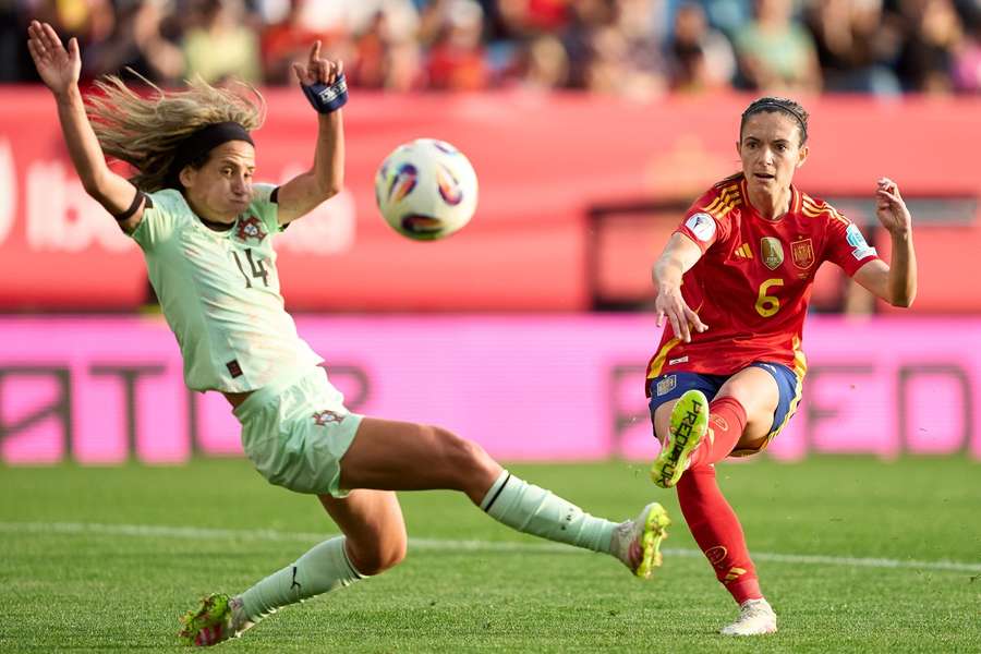 Aitana Bonmati shoots at goal during the Women's Nations League Group A3 match between Spain and Portugal