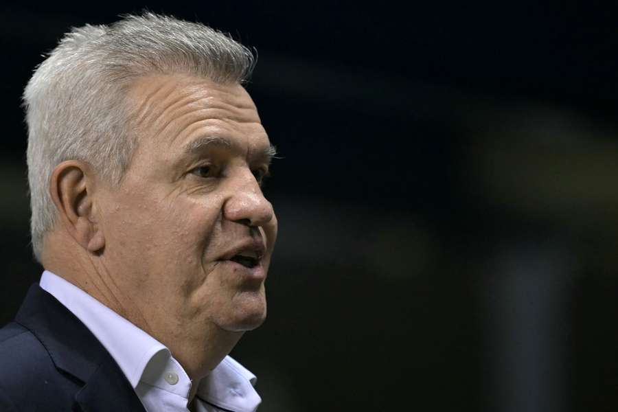 Javier Aguirre, sonriente