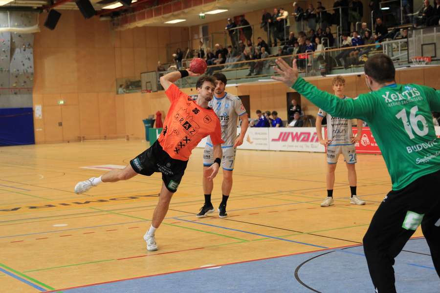 MEHЯ LEBEN HNDBL3BEAT: JAGS und Graz halten Kurs, Hard setzt sich ab MEHЯ LEBEN HNDBL3BEAT: JAGS und Graz halten Kurs, Hard setzt sich ab