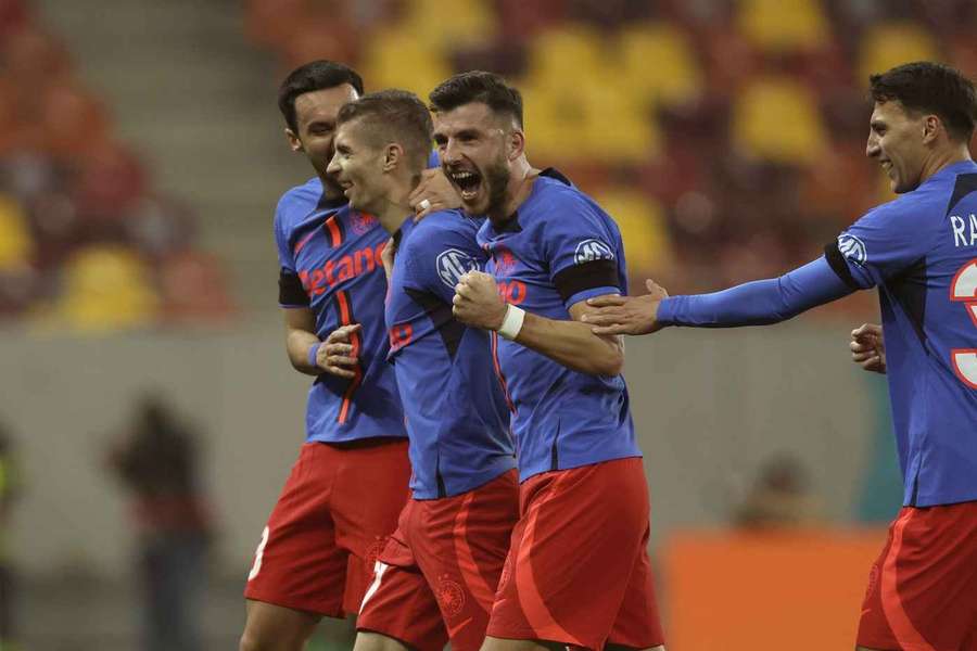 Mihai Popescu, Florin Tănase și Ștefan Târnovanu ar putea rata meciul cu United