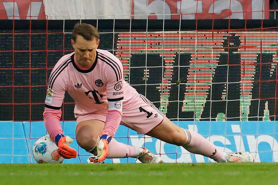 Manuel Neuer no lance que resultou no golo do Union Berlim