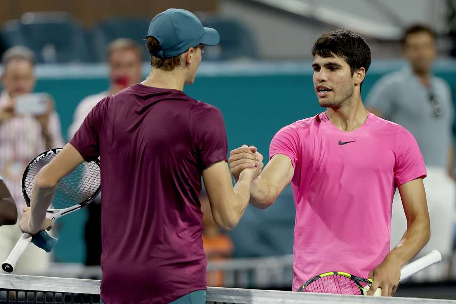 ATP Miami, Alcaraz: "La verità è che Jannik è stato migliore di me, devo alzare il mio livello per batterlo"