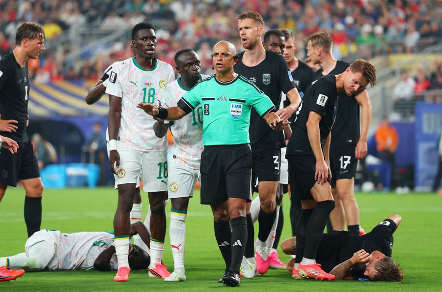 Wilton Pereira Sampaio fez seu segundo jogo no Mundial Wilton Pereira Sampaio fez seu segundo jogo no Mundial
