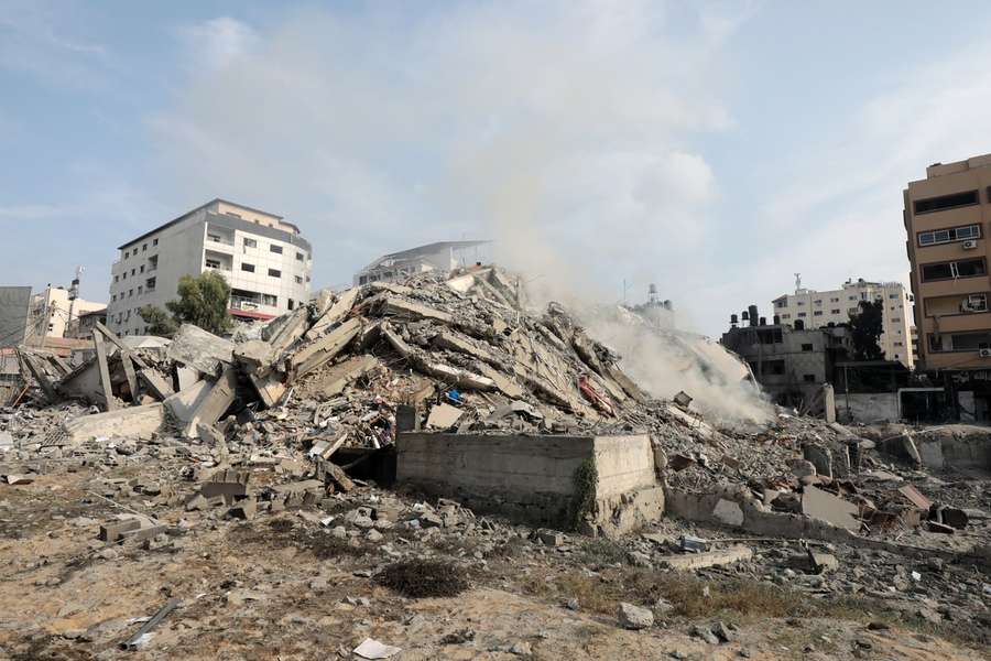 Der durch Bombenangriffe zerstörte Watan Tower am Gaza-Streifen in Palästina.