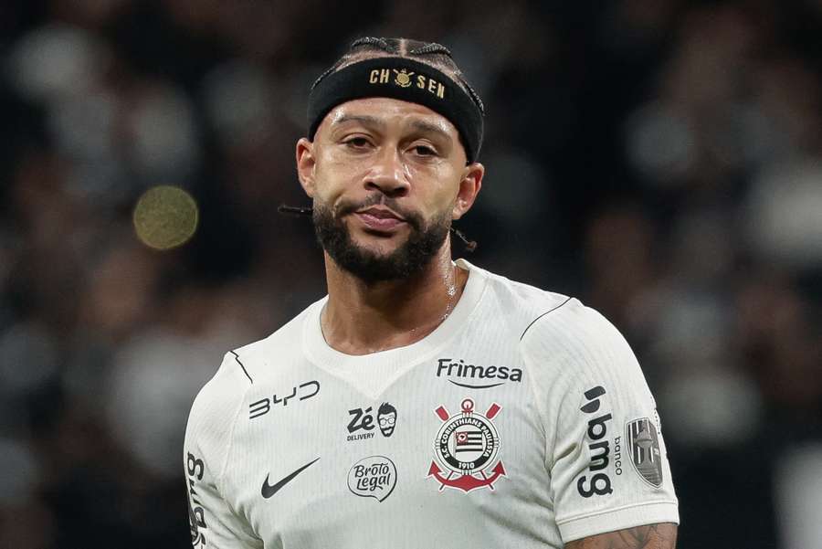 Torcida picha muro do Corinthians e pede "fora Memphi$" Torcida picha muro do Corinthians e pede "fora Memphi$"