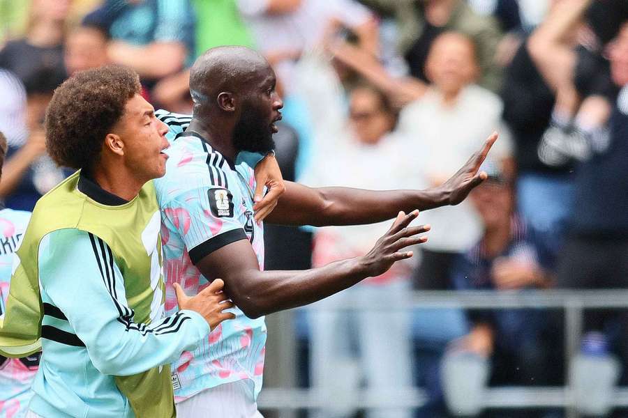 Romelu Lukaku holte den Ausgleich beim späten belgischen Doppelschlag.
