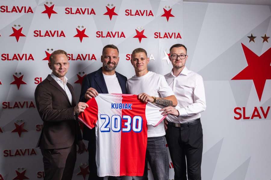 Slavia ogłosiła kolejny polski transfer, utalentowany Oskar Kubiak opuszcza Arkę
