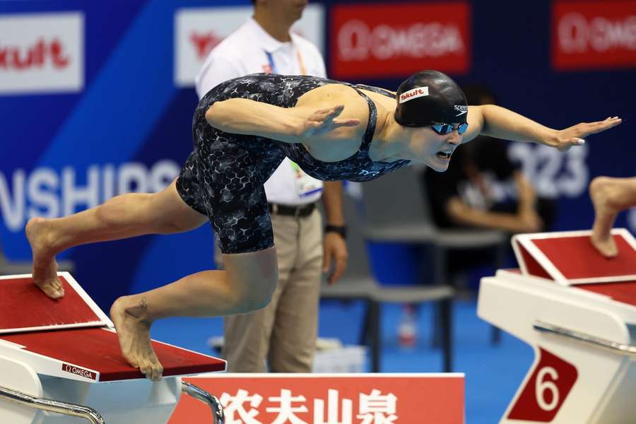 Julie Kepp svømmer sig videre til semifinalen på 50 meter