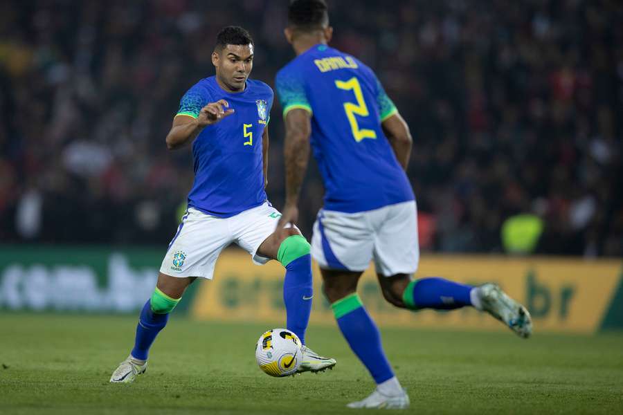 Brasil com a nova camisa azul no amistoso contra a Tunísia