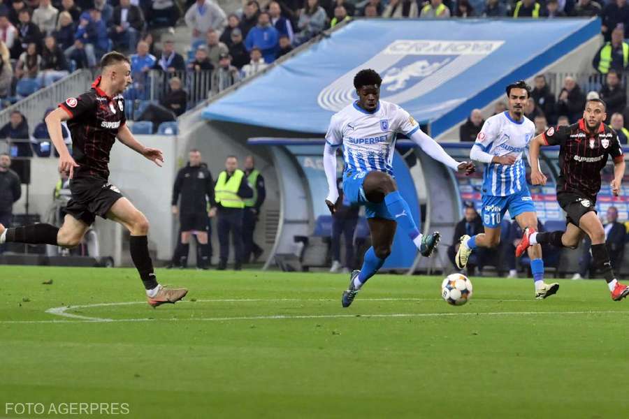 Momentul decisiv al golului marcat de Steven Nsimba în minutul 90+1 al partidei dintre Universitatea Craiova și Dinamo