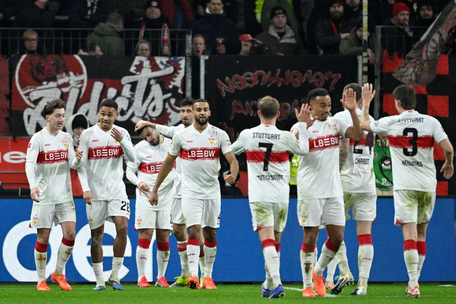 Estugarda subiu ao quinto lugar