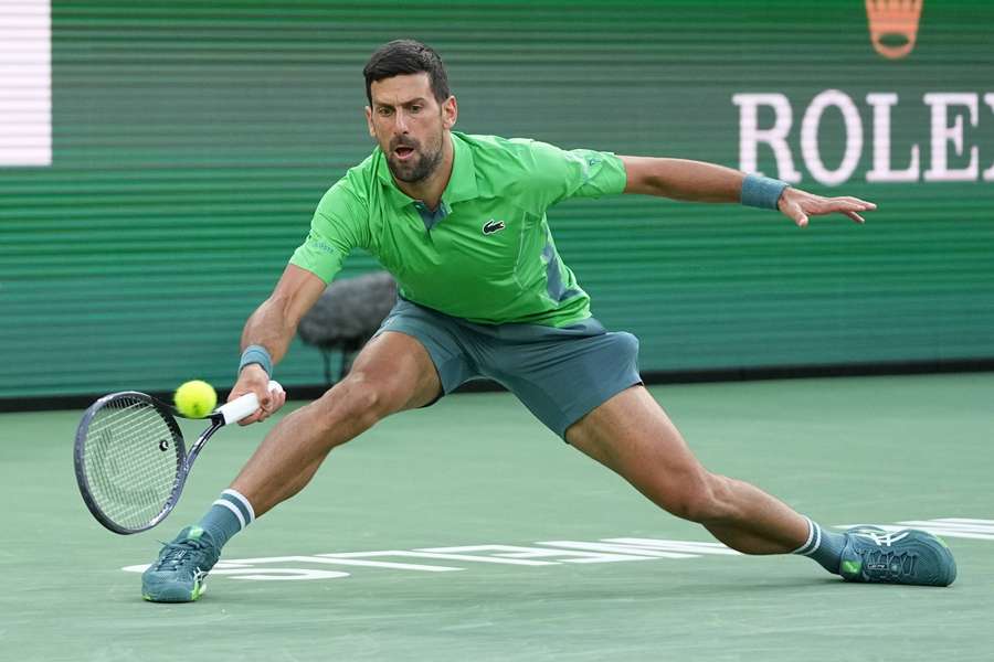 Novak Djokovic awansował do trzeciej rundy Indian Wells po trzysetowym starciu