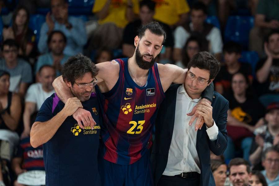 Tornike Shenghelia, tras retirarse lesionado frente al UCAM Murcia