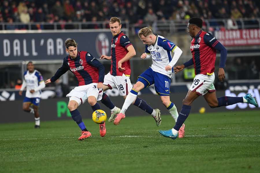 Tengstedt assistiu para o primeiro e fez o segundo golo do Hellas Verona