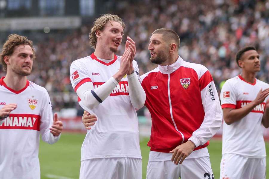 Nick Woltemade und Jeff Chabot nach dem Schlusspfiff