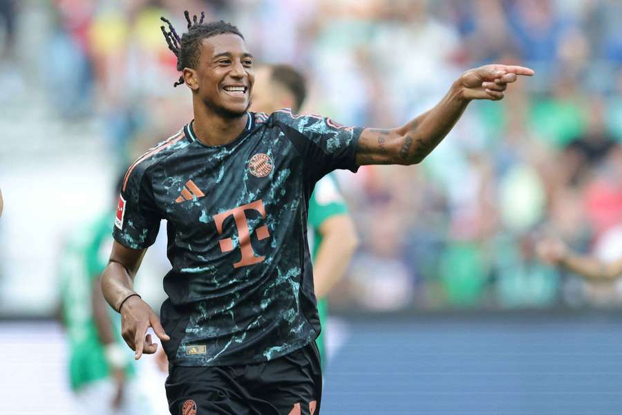 Michael Olise contra o Werder Bremen