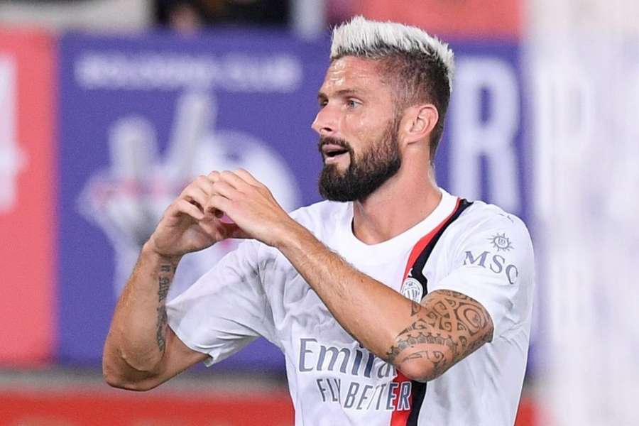 Giroud brilhou na vitória do Milan