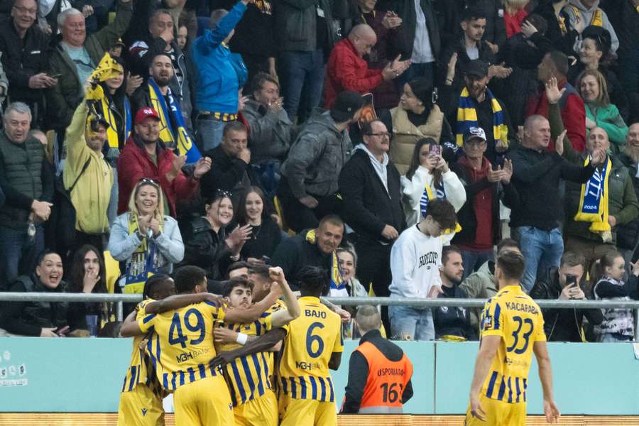 Slovan po zápase v Dunajskej Strede ešte nemôže oslavovať titul.