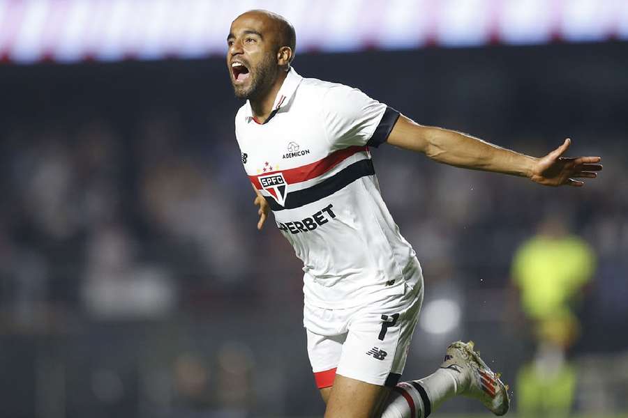 São Paulo de Lucas Moura encara o líder do Brasileirão no Morumbis