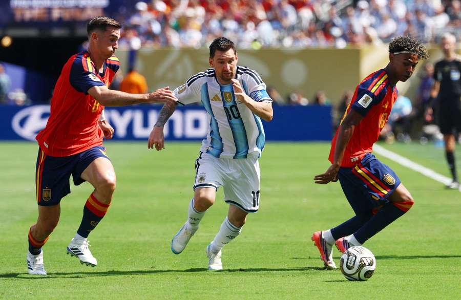 Ruiz, Messi e Lamine Yamal Ruiz, Messi e Lamine Yamal
