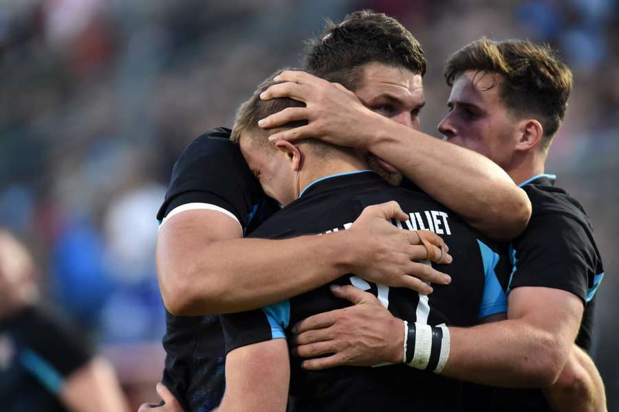 Inglaterra se lleva la victoria