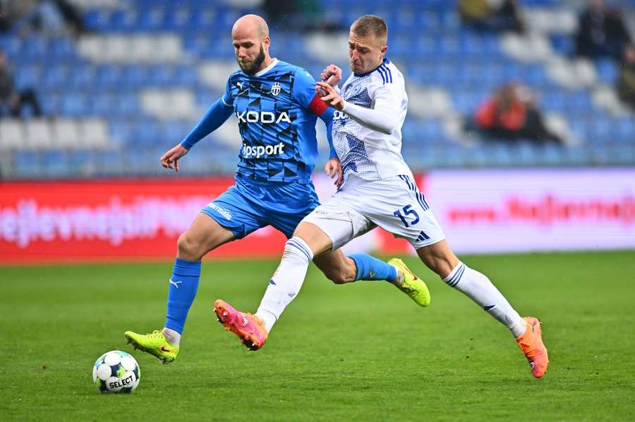 Olomouc vyhrála v Boleslavi jednoznačně 4:1 i díky dvěma gólům Daniela Vašulína (vpravo).