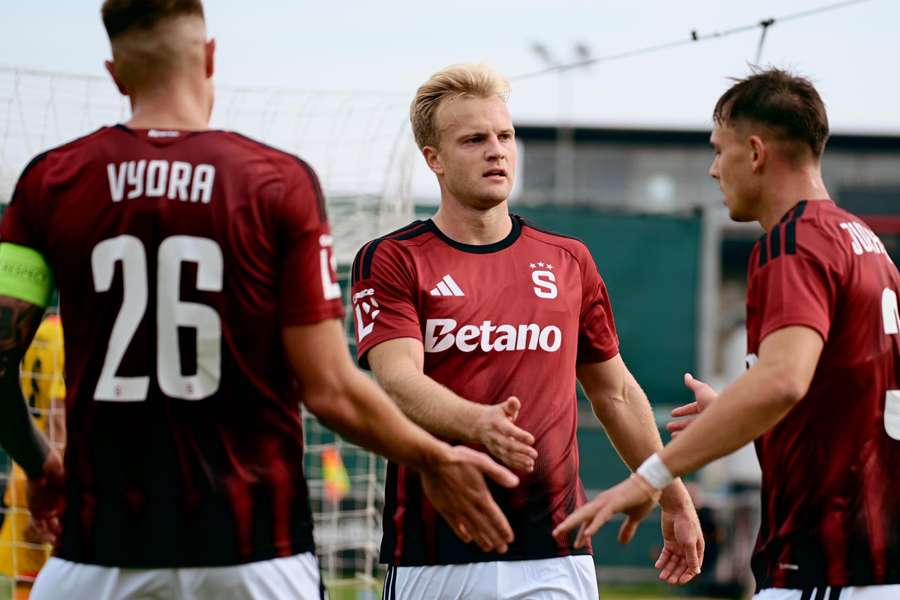 Sparta dostala tři góly od druholigového týmu. I díky Brunesovi a Juráskovi jej ale přestřílela Sparta dostala tři góly od druholigového týmu. I díky Brunesovi a Juráskovi jej ale přestřílela