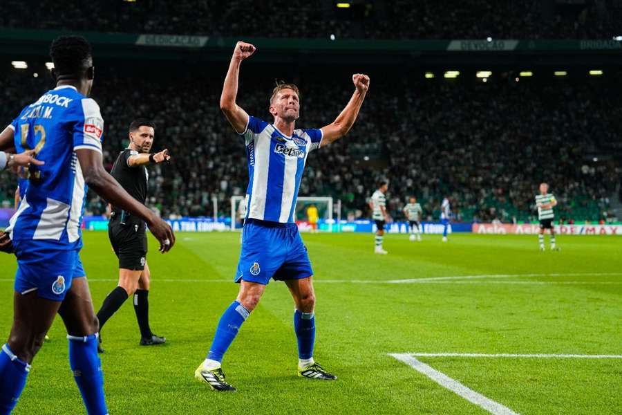 Luuk de Jong festeja o único golo pelo FC Porto Luuk de Jong festeja o único golo pelo FC Porto