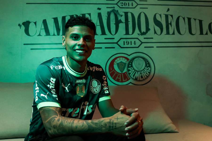 O colombiano Richard Ríos foi formado na base do Flamengo