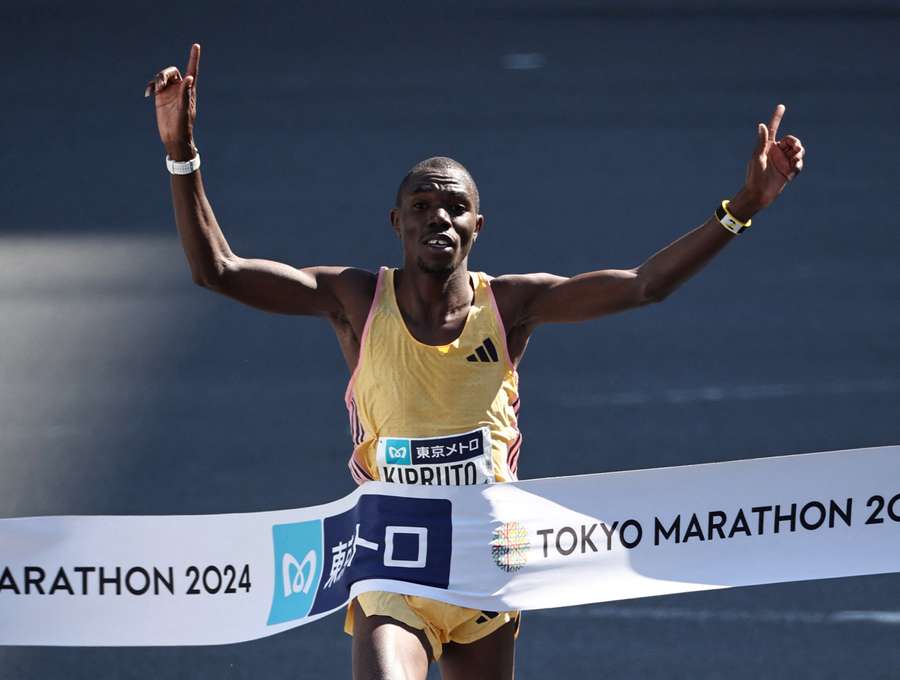 Benson Kipruto winning the 2024 Tokyo Marathon