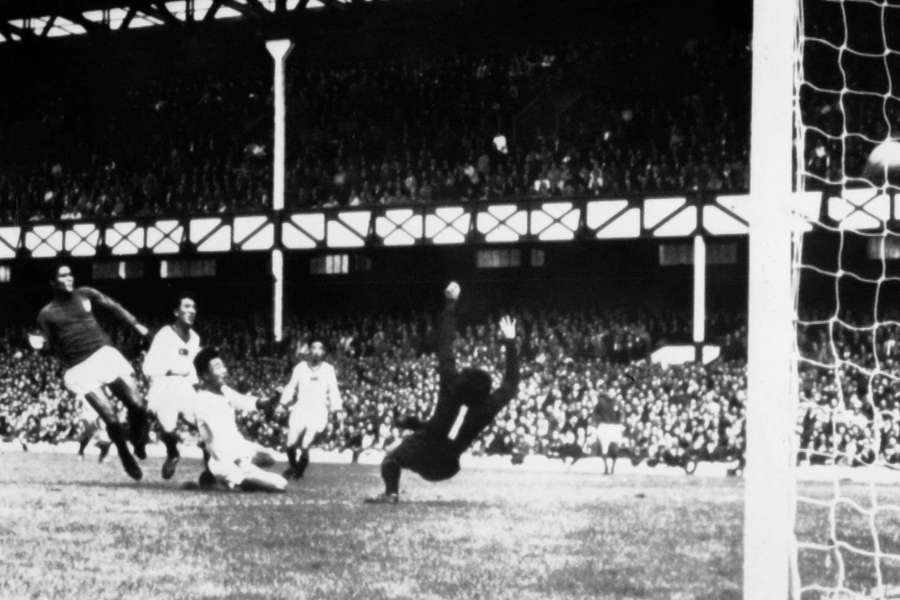 Eusébio na partida diante da Coreia do Norte