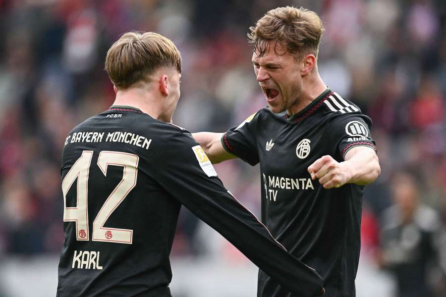 Jucătorii lui Bayern celebrează