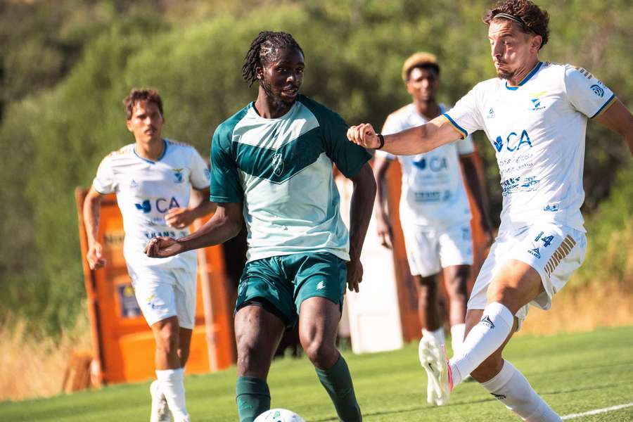 Farense e Juventude de Évora não saíram do nulo em São Brás de Alportel Farense e Juventude de Évora não saíram do nulo em São Brás de Alportel