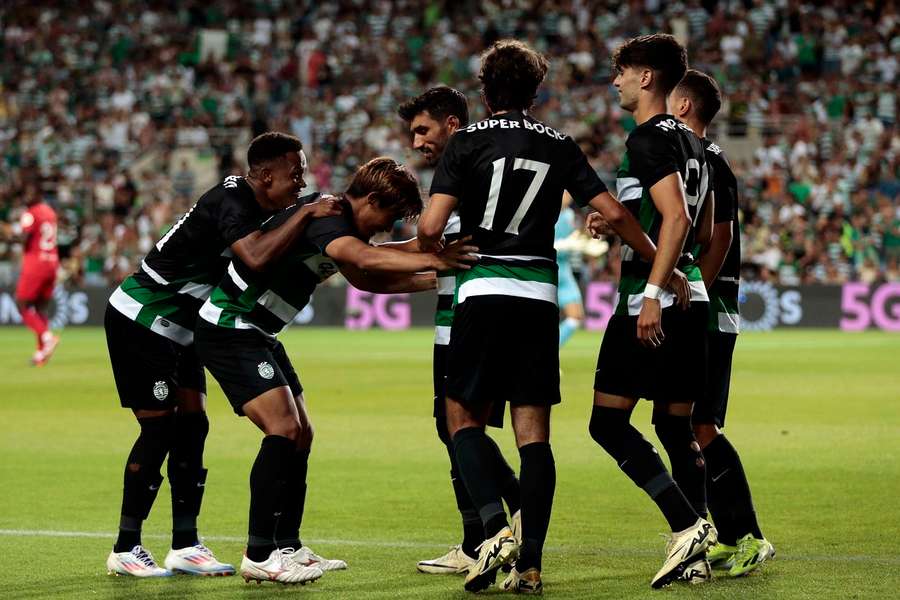 Sporting venceu Sevilha no Algarve