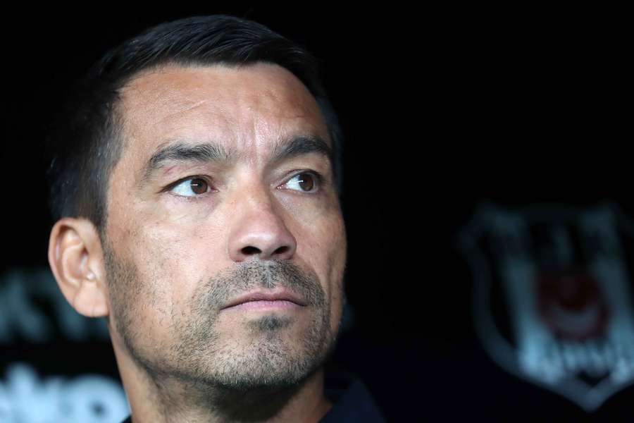 Giovanni van Bronckhorst zag zijn team in de slotfase de overwinning behalen