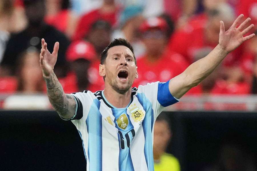 Messi ajudou com cinco recuperações de bola Messi ajudou com cinco recuperações de bola