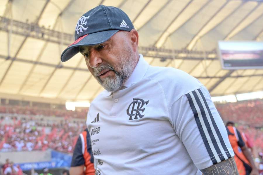 Sampaoli foi para o vestiário antes do intervalo