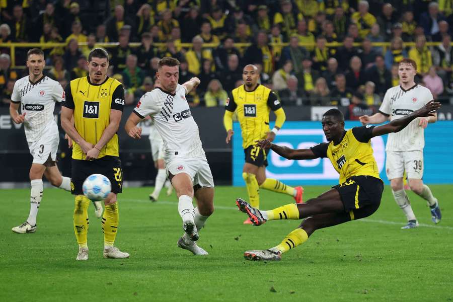 O výhře Dortmundu nad St. Pauli 2:1 rozhodl v 83. minutě Serhou Guirassy.