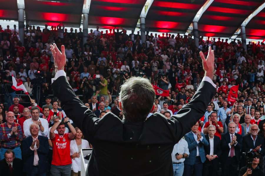 Noronha Lopes avança para as eleições do Benfica